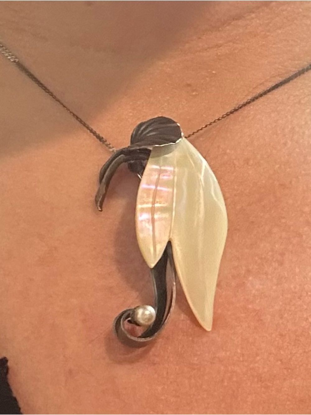 Mid Century Vintage Sterling Silver Pearl/Mother Of Pearl Brooch Silver Chain